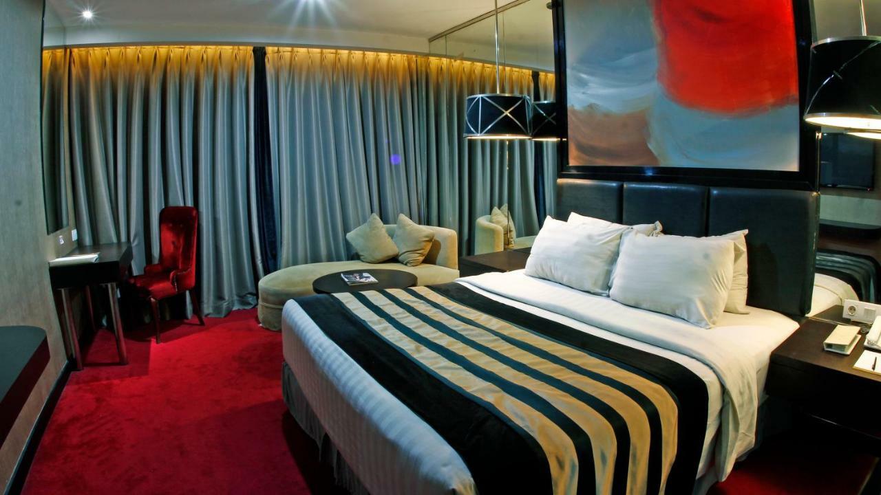 Amaroossa Cosmo Hotel 4*